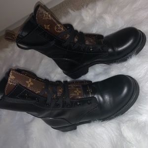 METROPOLIS FLAT RANGER LOUIS VUITTON BOOTS